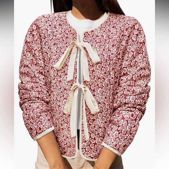 Quilted lightweight Floral Red & Cream Jacket with bows size XL - Picture 1 of 4